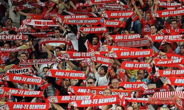 Os adeptos do Benfica têm uma grande ligação sentimental ao clube Fonte: sport-lisboa-e-benfica.blogs.sapo.pt