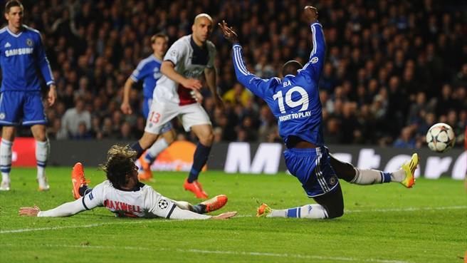 : Demba Ba marcou o golo decisivo que deu a tão merecida vitória aos Blues Fonte: Uefa.com