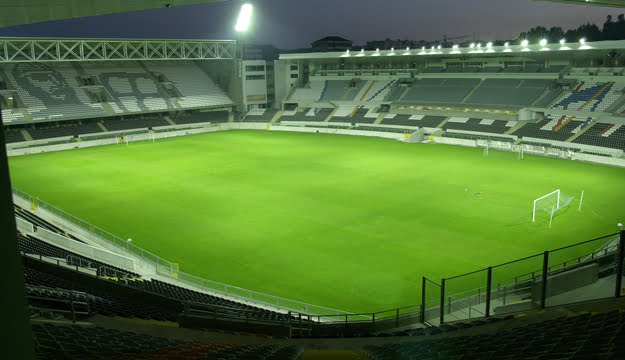 A casa do Vitória, Estádio Dom Afonso Henriques.  Fonte: vitoriasempre.net