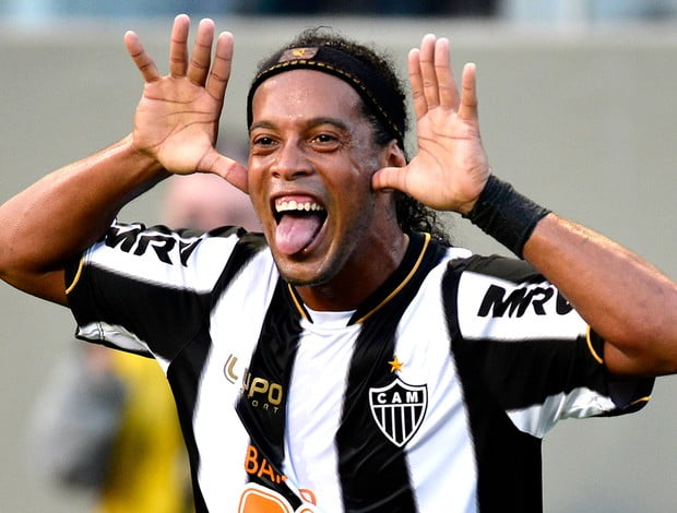 Ronaldinho Gaúcho ainda pode(ria) ser útei à canarinha  Fonte: 
