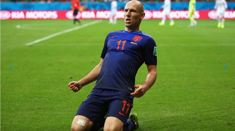 Robben, com dois golos, foi uma das figuras do jogo