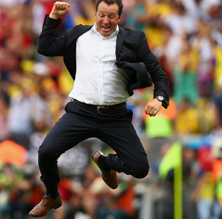 O treinador belga não se conteve nos festejos com o golo ao minuto 88  Fonte: FIFA