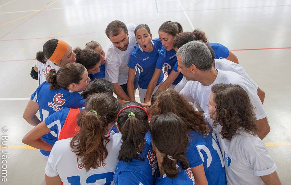 A coesão da equipa é considerada fundamental para o sucesso da mesma Fonte: Facebook do futsal feminino do AEISTécnico