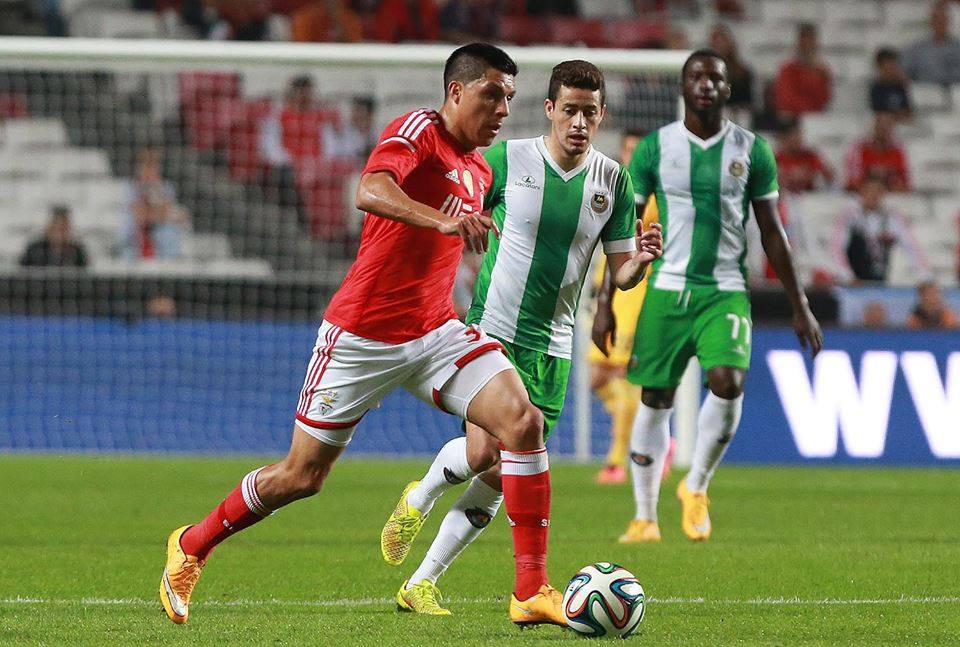 Enzo Pérez impulsionava o ataque encarnado Fonte: Facebook do Benfica