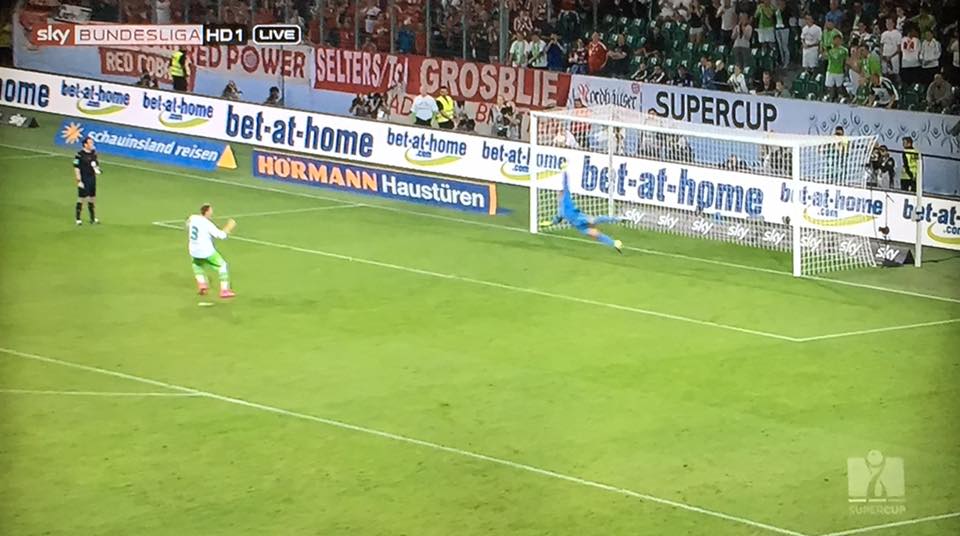 O momento que deu a Supertaça ao Wolfsburg Fonte: Facebook oficial da Bundesliga