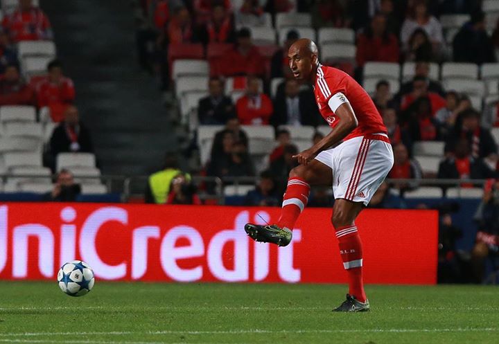 Grande exibição do capitão que culminou com o golo do triunfo Fonte: Facebook Sport Lisboa e Benfica 