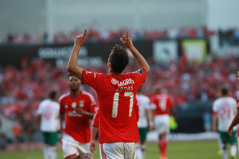 O melhor jogador do ano de 2015 no Benfica; Fonte: Facebook do Sport Lisboa e Benfica