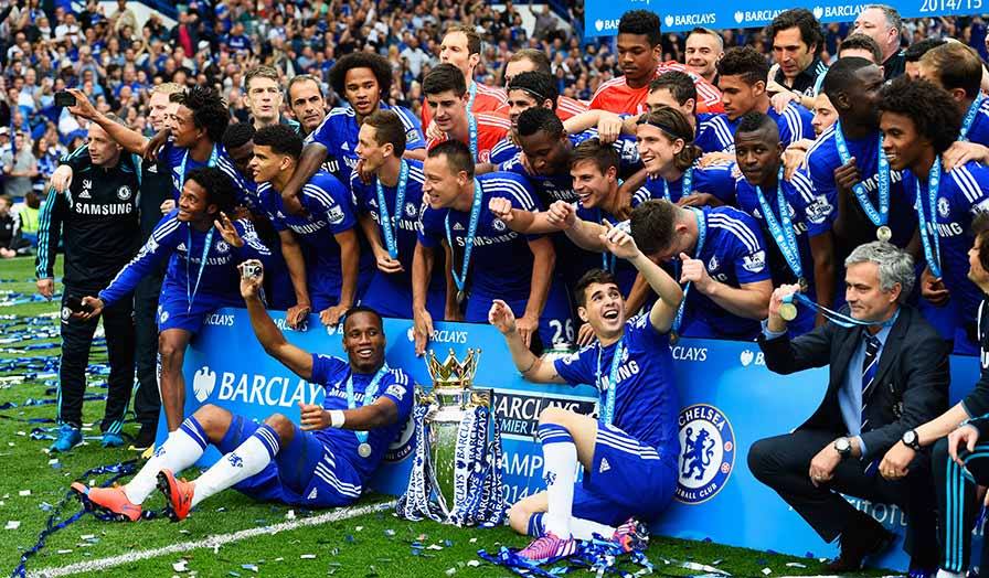 José Mourinho venceu o seu terceiro título de campeão inglês ao serviço do Chelsea Fonte: Chelsea FC