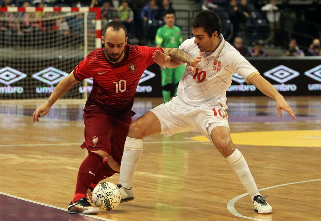 Ricardinho até parecia um jogador sérvio, pela maneira como foi aplaudido  Fonte: Seleções de Portugal