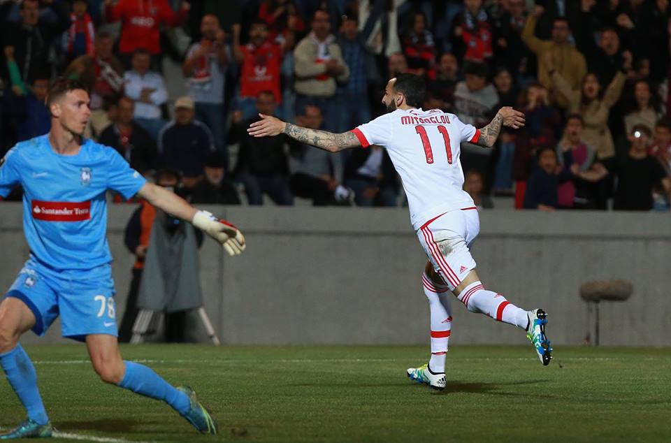 O 20.º golo no campeonato e porventura o mais importante de Mitroglou Fonte: #SL Benfica