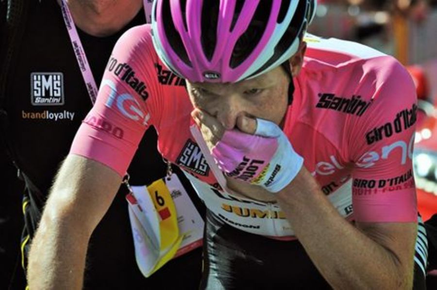 A imagem diz tudo sobre o que Kruijswijk poderia estar a sentir no final da etapa 19 Fonte: pedal.com.br