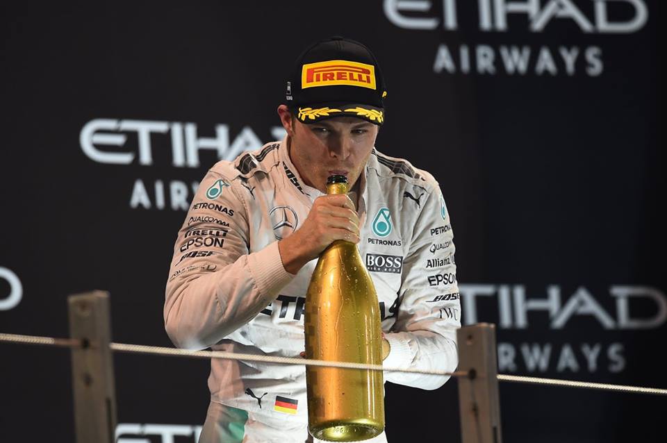 Nico Rosberg sagrou-se campeão do mundo de F1 34 anos depois de o pai ter alcançado o mesmo feito Fonte: F1  
